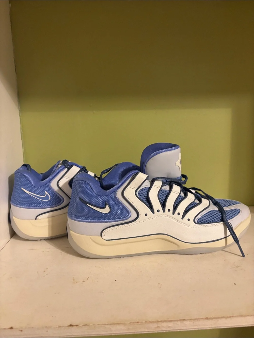 Authentic Nike kD 18 Boys &Girls Club Royal pulse Gray shoes Size.10.5